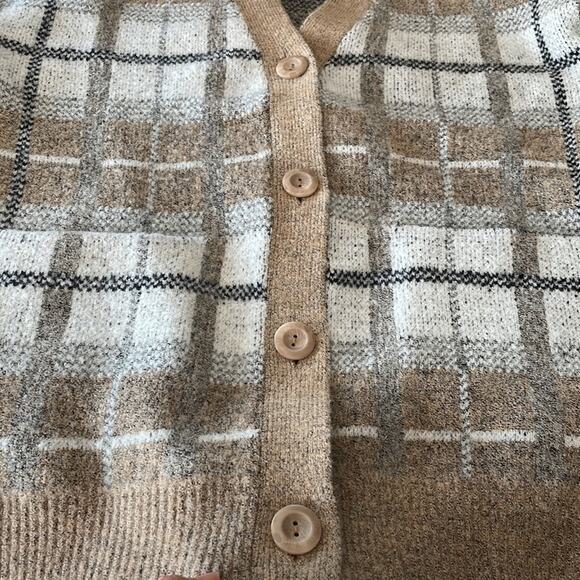Cyrus Plaid Print Front Button Cardigan Coat NWT Taupe Grey - Picture 7 of 7